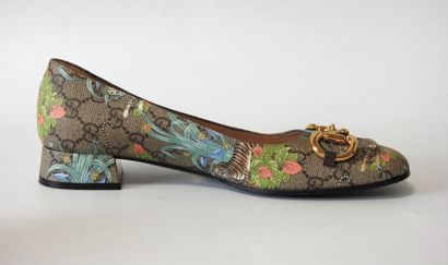 GUCCI
Pair of 