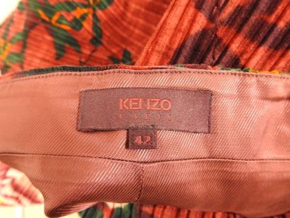 KENZO - Paris
Tailleur et jupe en velours...