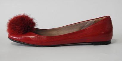 GUCCI
Pair of red leather ballet flats with...