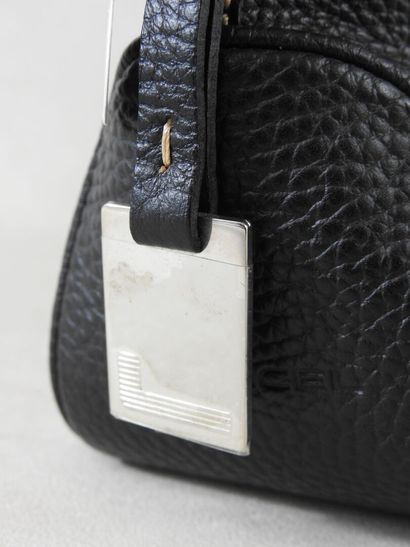 LANCEL
Sac à main porté main en cuir souple...