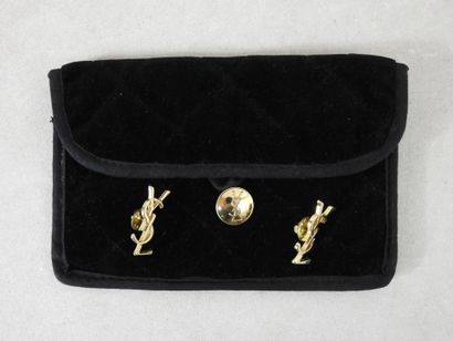 Yves SAINT-LAURENT
Gilded metal pin with...