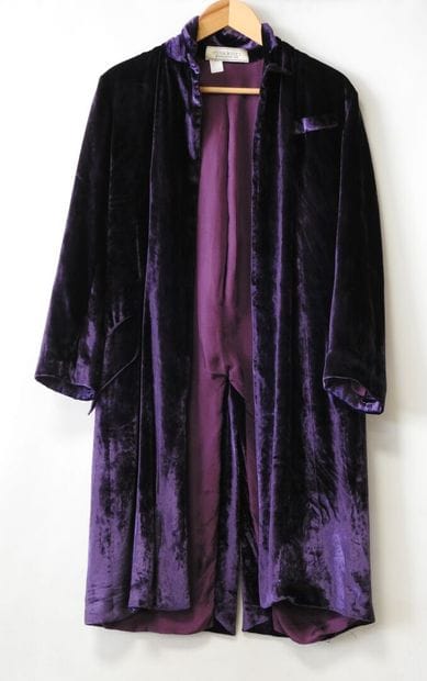 Nina RICCI
Purple velvet long jacket
Wear...