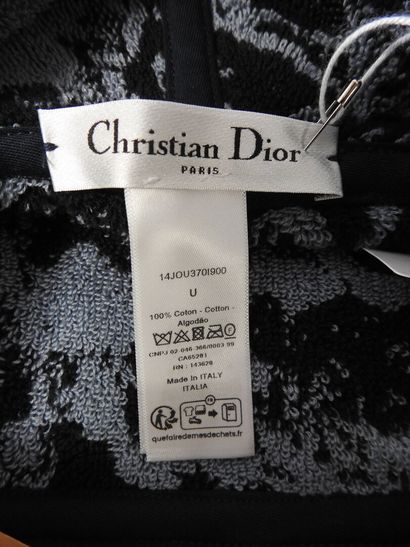 Christian DIOR - Paris
Poncho de bain à capuche...