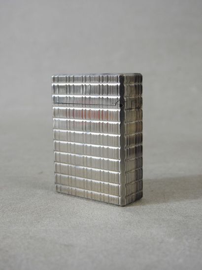 ST DUPONT
Rectangular gas lighter in silver-plated...