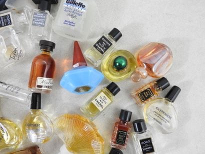 PERFUMERY
Collection of about thirty miniature...