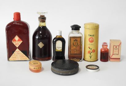 COSMETICS
Lot including: 
- Tonic Soleil....