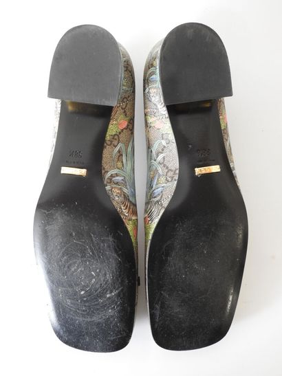 GUCCI
Pair of 