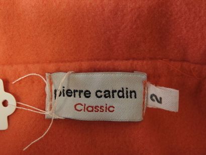 Pierre CARDIN Classique
Cape en laine rose...