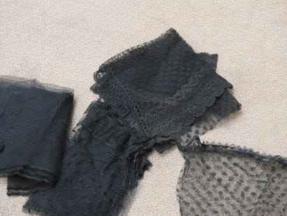 France
Lot of about 18 black Chantilly bobbin...