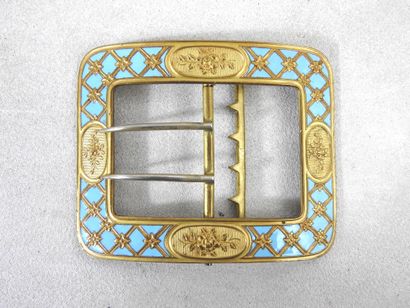 MODE
Boucle de ceinture de forme rectangulaire...