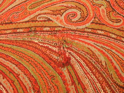 LYON
Long rectangular cashmere shawl. Central...