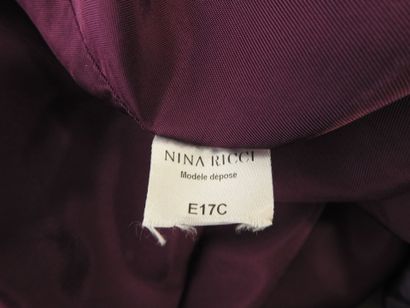 Nina RICCI
Purple velvet long jacket
Wear...