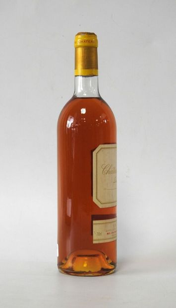 1 bottle
Château d'Yquem - Sauternes - 1987.
Tiny...