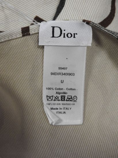 Christian DIOR
Fouta à dessins géométriques...