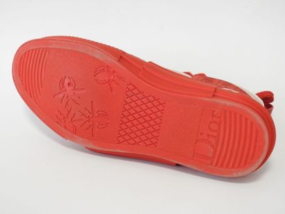 Christian DIOR
Paire de baskets modèle 