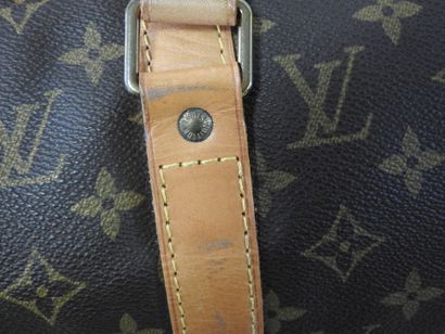 Louis VUITTON
Sac modèle 