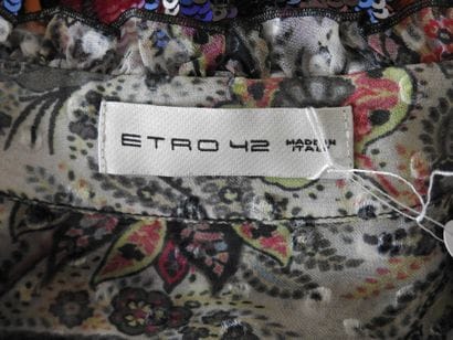 ETRO
Blouse en soie à décor floral
Taille...