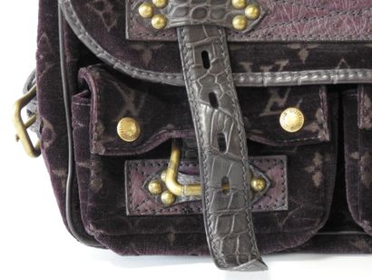 Louis VUITTON - Limited Edition
Clyde Mon
