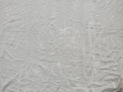 Rectangular Manila shawl in ivory silk, richly...