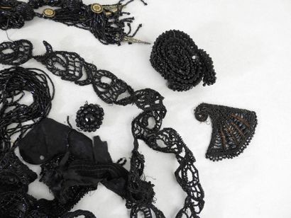 Large lot including jet stone, belt elements,...