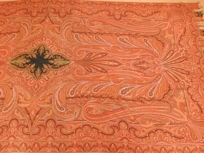 LYON
Long rectangular cashmere shawl. Central...