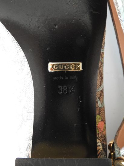GUCCI
Pair of 