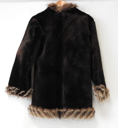 Yves SAINT-LAURENT - Fourrures
Veste 3/4...