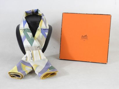 HERMES - Paris
Hand-rolled silk square 