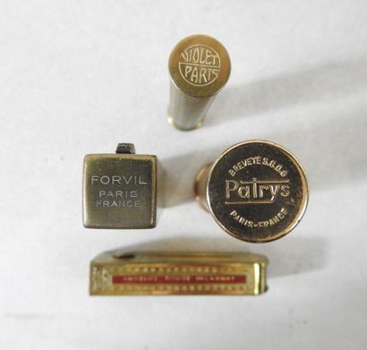 PARFUMS
Lot de 8 etuis à rouge à lèvres en...