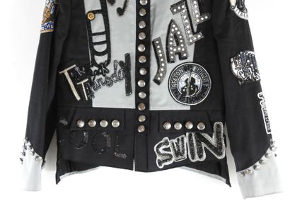 DOLCE & GABBANA - Italy
Veste type armée...