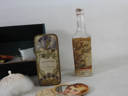 PERFUMS
Lot including: 2 boxes of 1900 perfumes,...