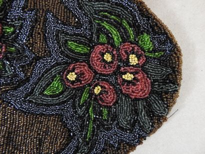 Work of the 1900s
Evening reticule in colored...