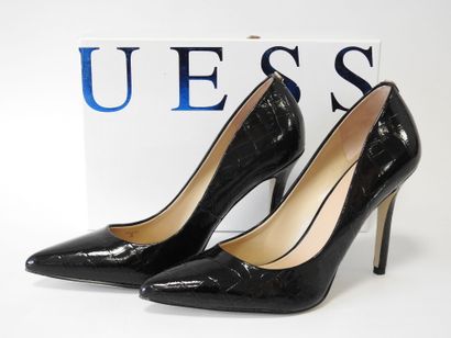 GUESS
Pair of black croco-style leather pumps.
Size...