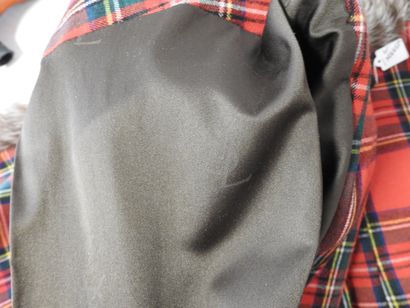 Yves SAINT-LAURENT - Fourrures
Veste 3/4...