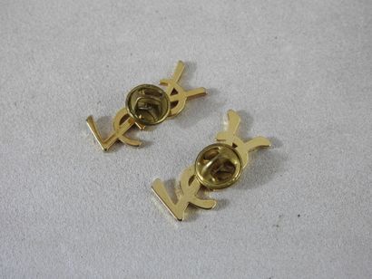 Yves SAINT-LAURENT
Gilded metal pin with...