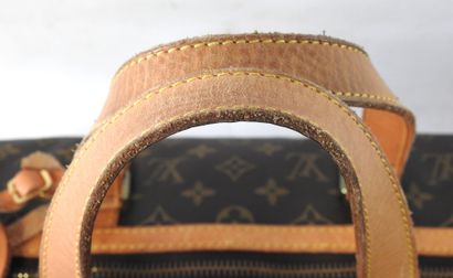 Louis VUITTON
Sac modèle 