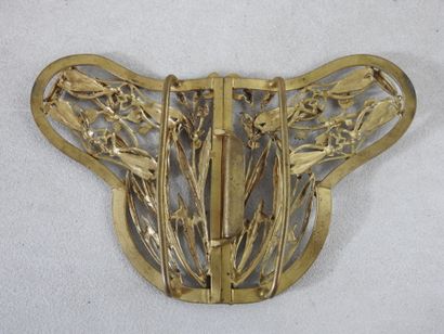 FASHION
Important poly-lobed brass belt buckle...