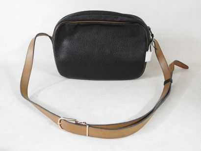 Christian DIOR - Paris
Sac à main porté épaule...