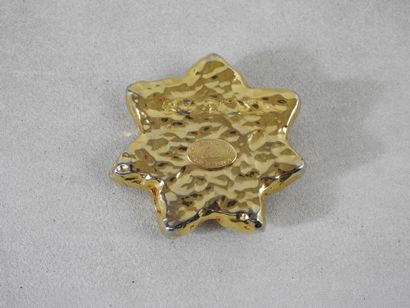 Christian LACROIX
Gold-plated star brooch...