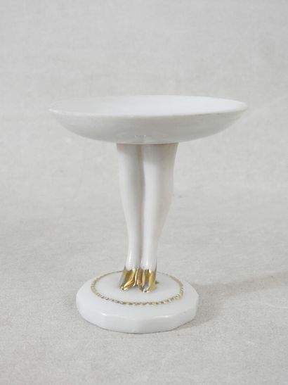 SAXE
Porcelain baguier, shaft decorated with...