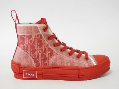 Christian DIOR
Paire de baskets modèle 
