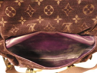 Louis VUITTON - Limited Edition
Clyde Mon