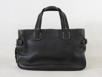 LANCEL
Sac à main porté main en cuir souple...