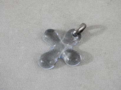 BACCARAT
Cross pendant in bluish crystal...