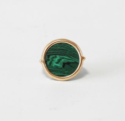 GINETTE NY. 
Disc ring set with a malachite...