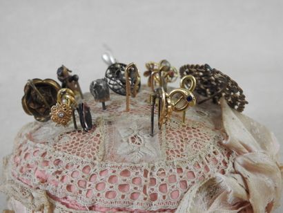 FASHION
Collection of 17 gilded and silvered...