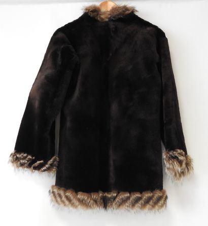 Yves SAINT-LAURENT - Fourrures
Veste 3/4...