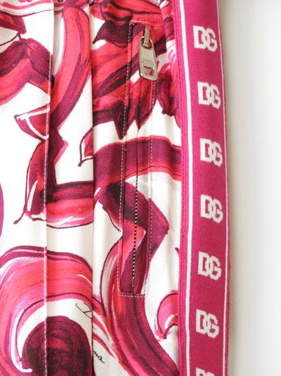 DOLCE & GABBANA
Rayon and elastane jogging...