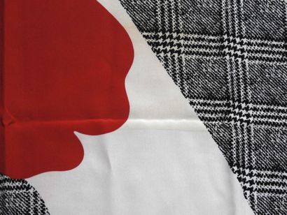 Pierre BALMAIN
Set of 2 hand-rolled silk...