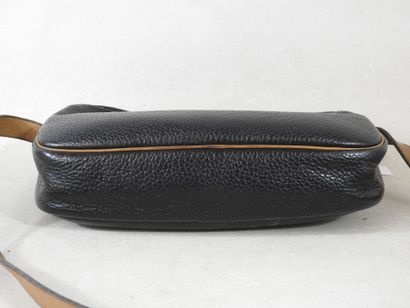 Christian DIOR - Paris
Sac à main porté épaule...